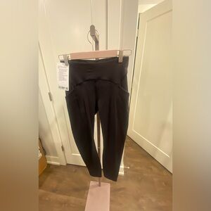 Brand New Lululemon 25” Power Thru High Rise Black Tight Size 6